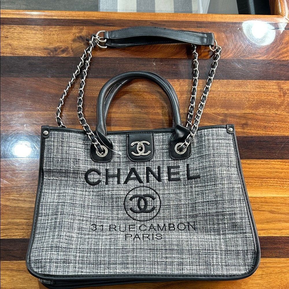 IMITATION Chanel Black and White Tote Bag